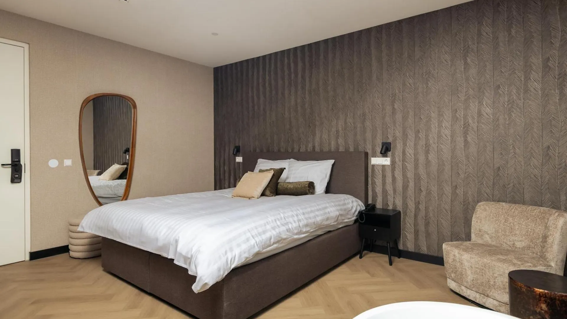 Hotel Twenty-Three Amsterdam Airport Hoofddorp 4*,